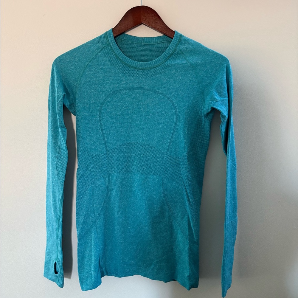 Lululemon Athletica long sleeve shirt sz 6